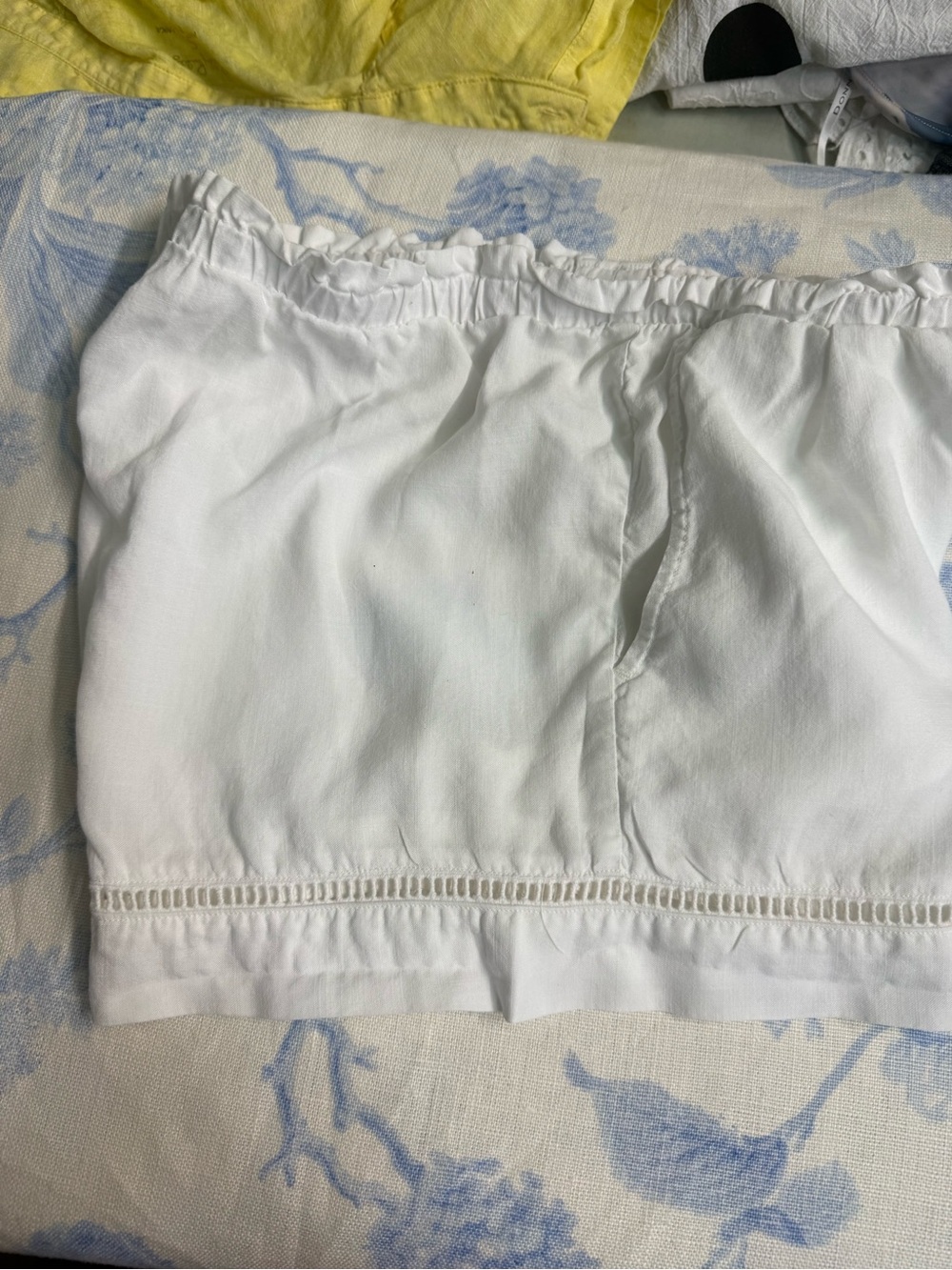 cloth & stone White High-Waist Ruffle Trim Shorts - Picture 3 of 5